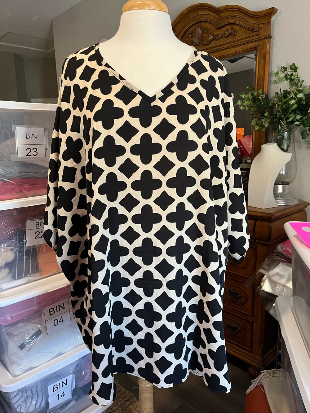 V-Neck Black & White Geometric Tunic Top